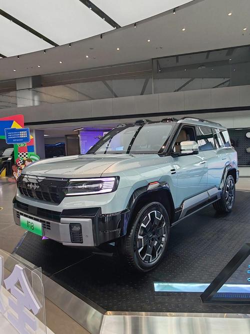 重庆巫山县新天富企业管理咨询比亚迪方程豹硬派越野的爆款，英菲尼迪35周年与你共成长